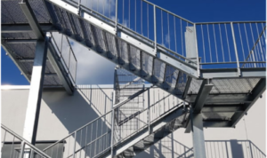 Как связаны технические лестницы и металлические рамы